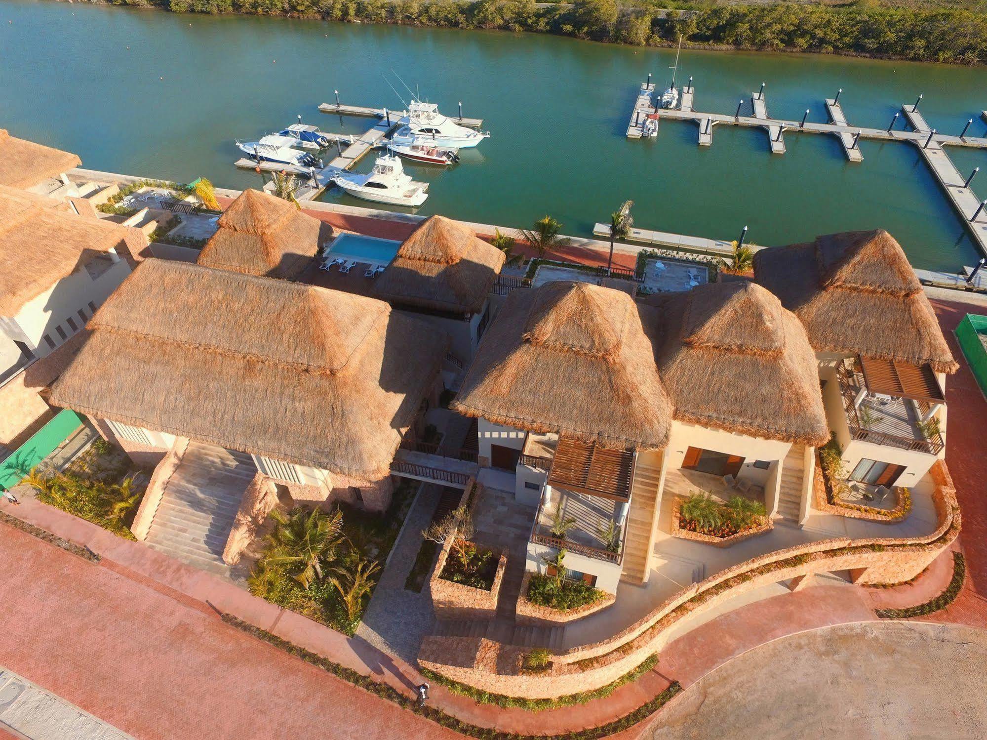 Villas Grand Marina Kinuh 德尔奇亚港 外观 照片
